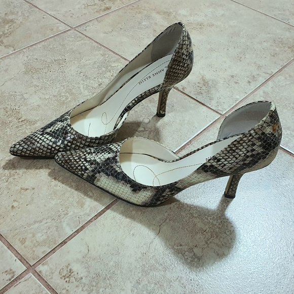 Anne Klein pumps - Picture 1 of 4